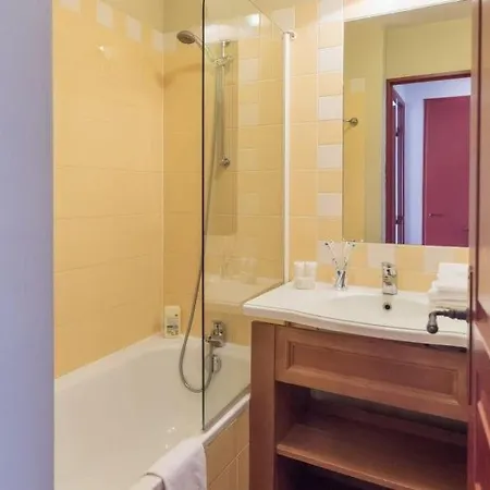 2p Aparthotel Isola 2000